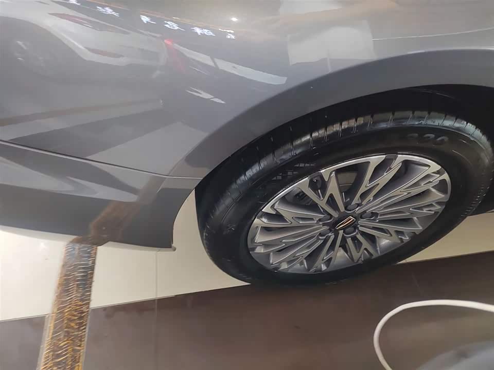 Hongqi H5