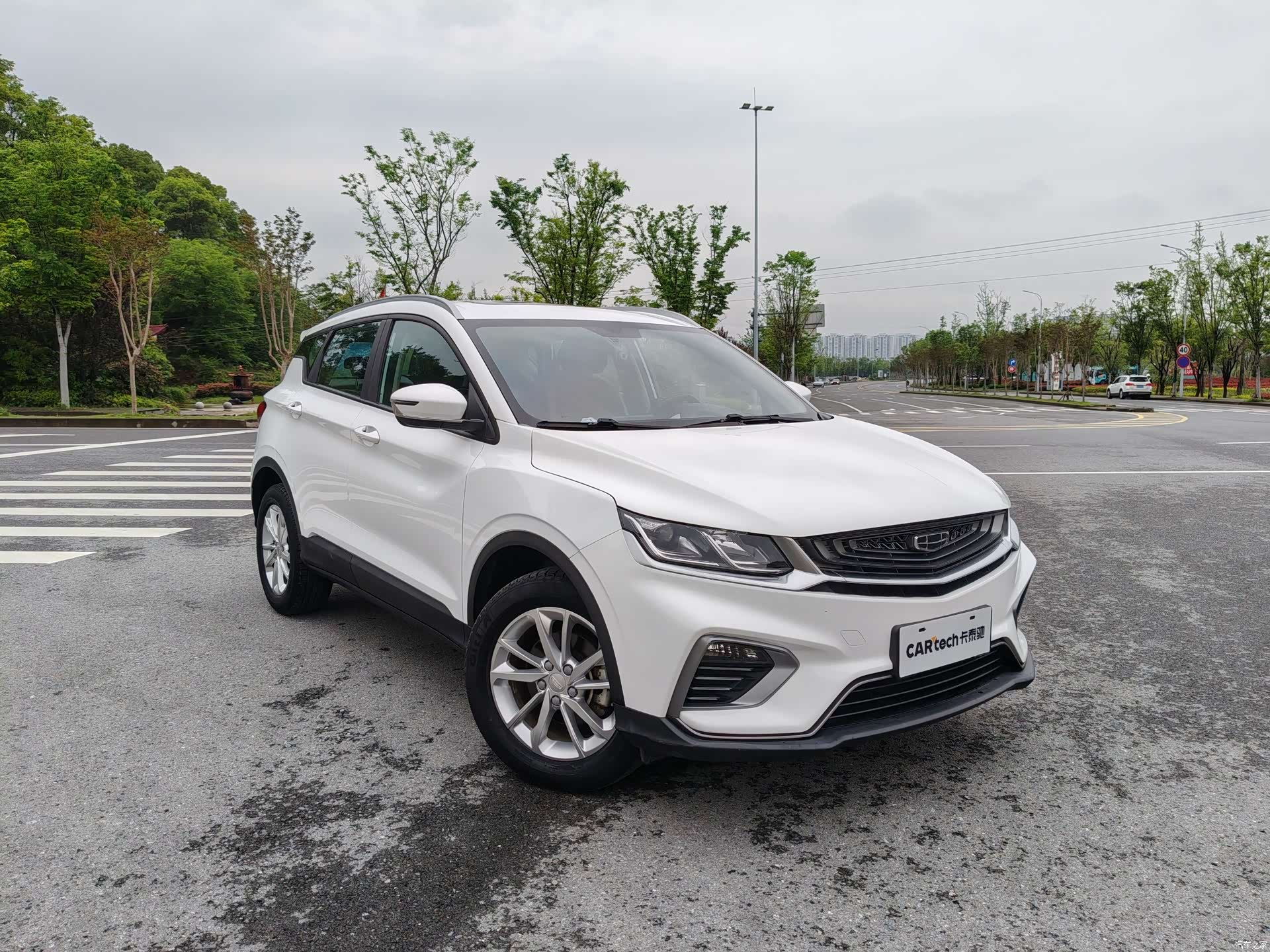 Geely Coolray, 2021 3