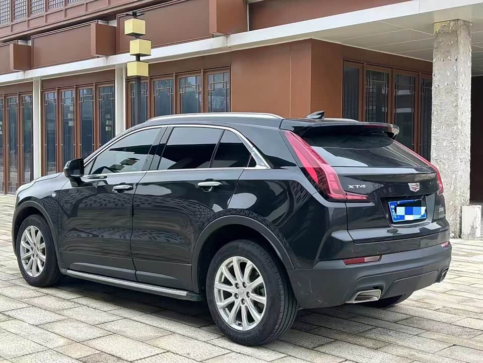 Cadillac XT4
