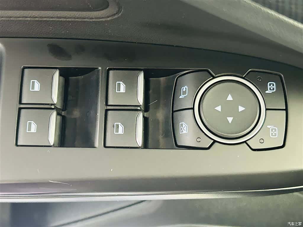Ford Focus, 2023 18