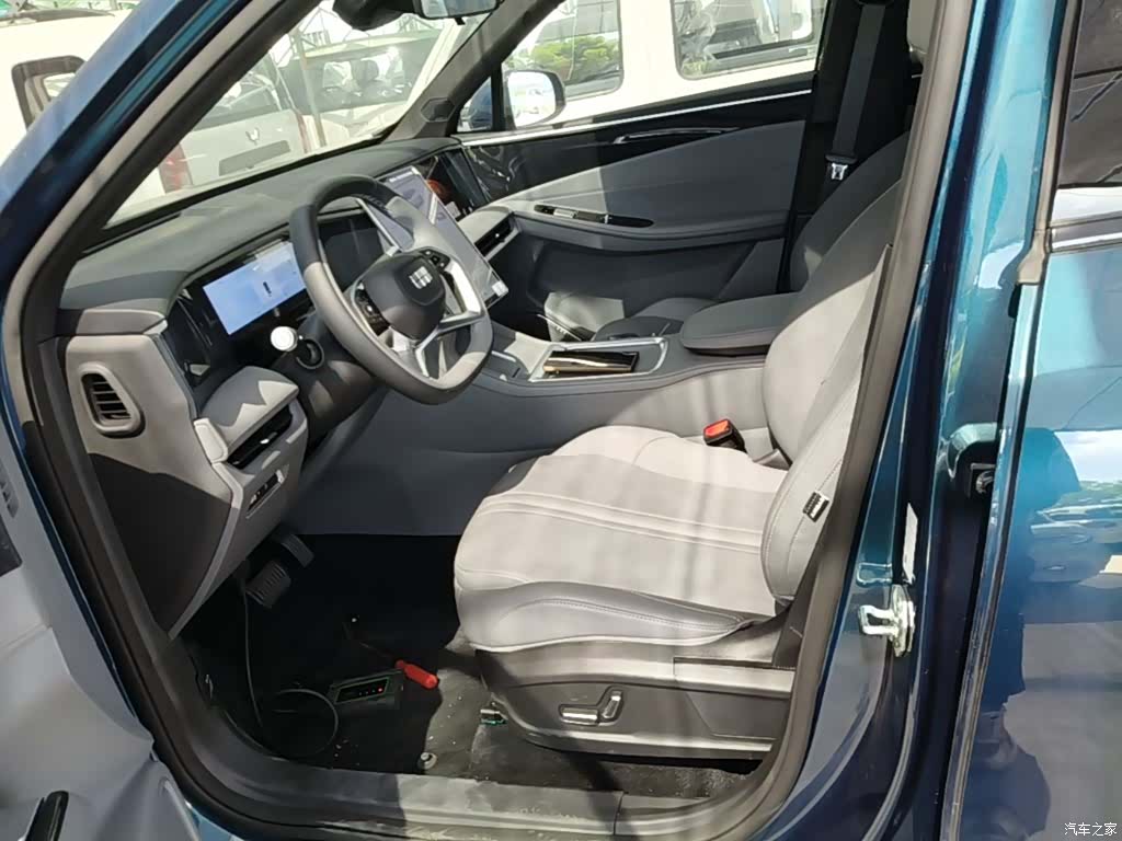 Geely Galaxy L7, 2026 15