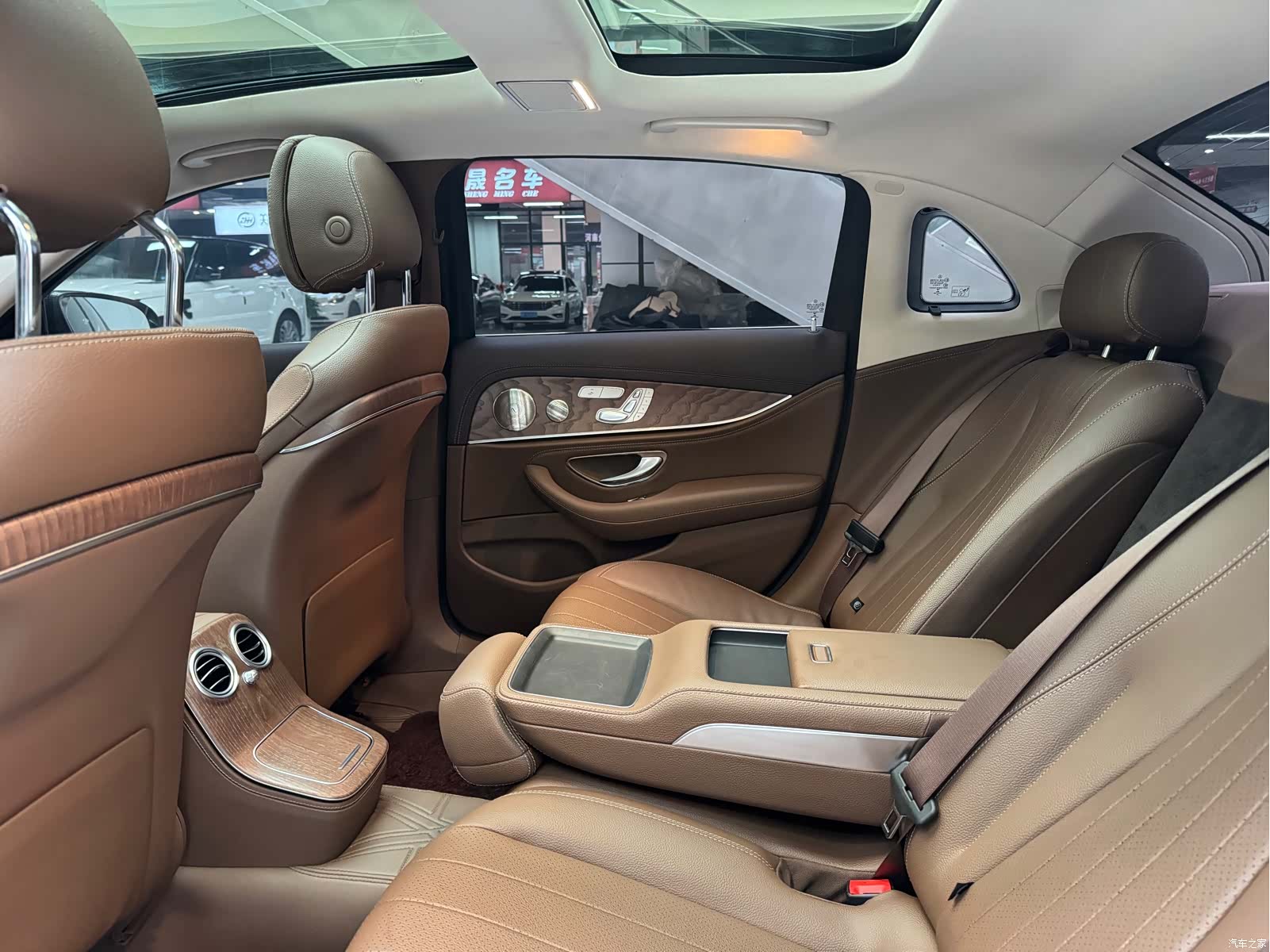 Mercedes-Benz E-Class, 2022 11