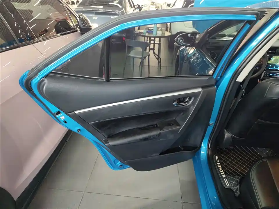 Toyota Corolla dual engine E+ Toyota Corolla dual engine E+