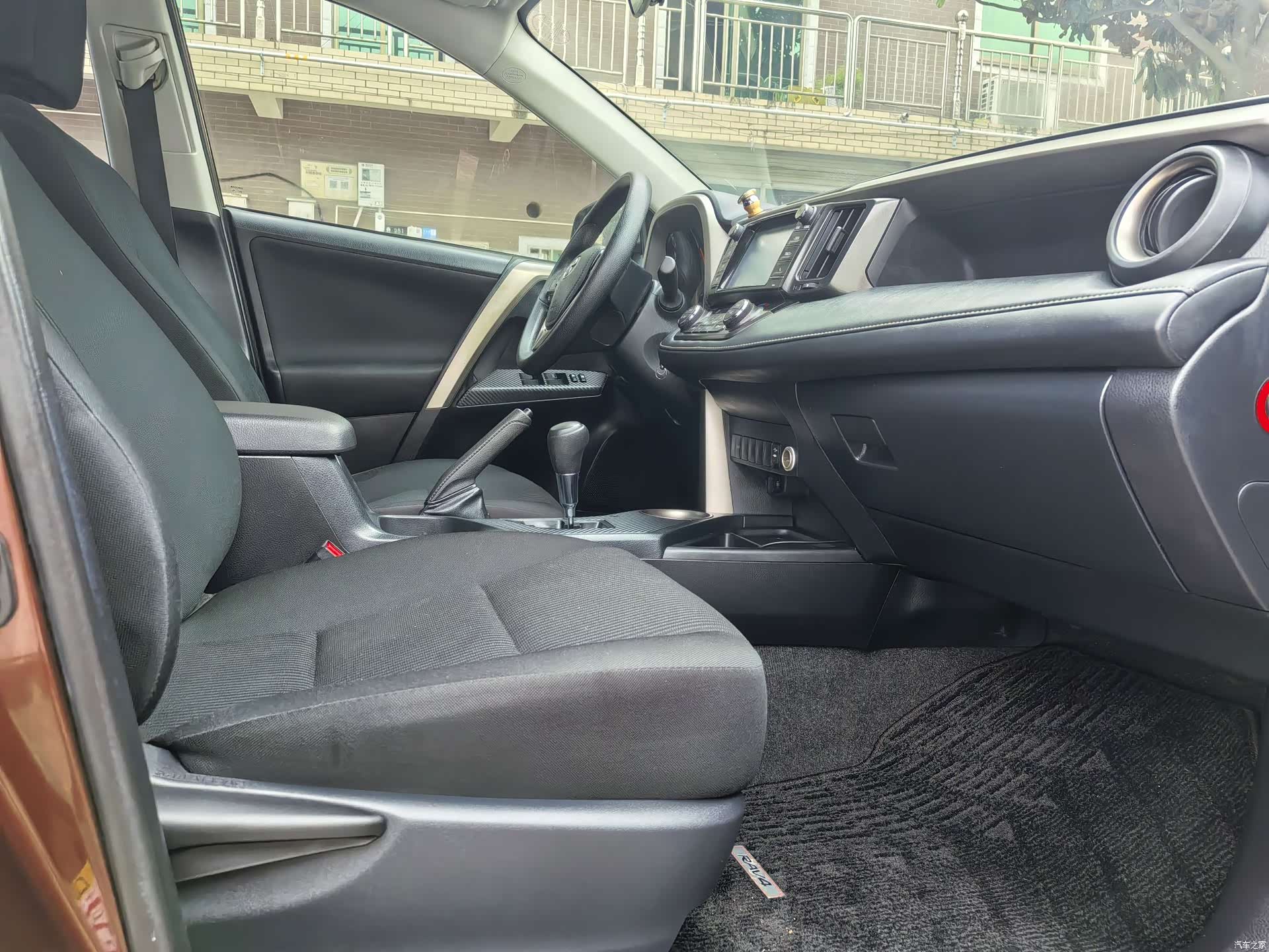 Toyota RAV4, 2016 6