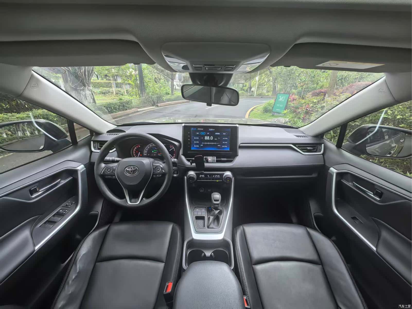 Toyota RAV4, 2020 6
