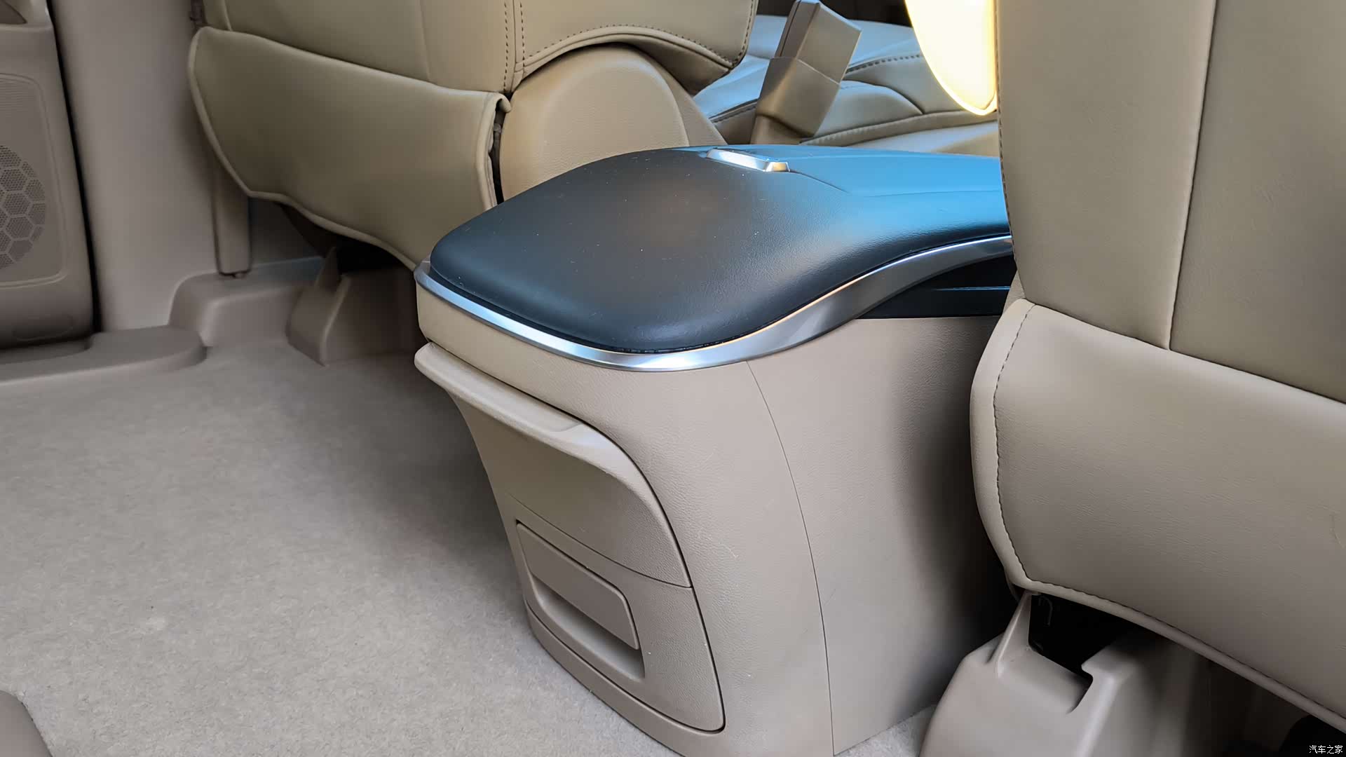 Buick GL8, 2017 34