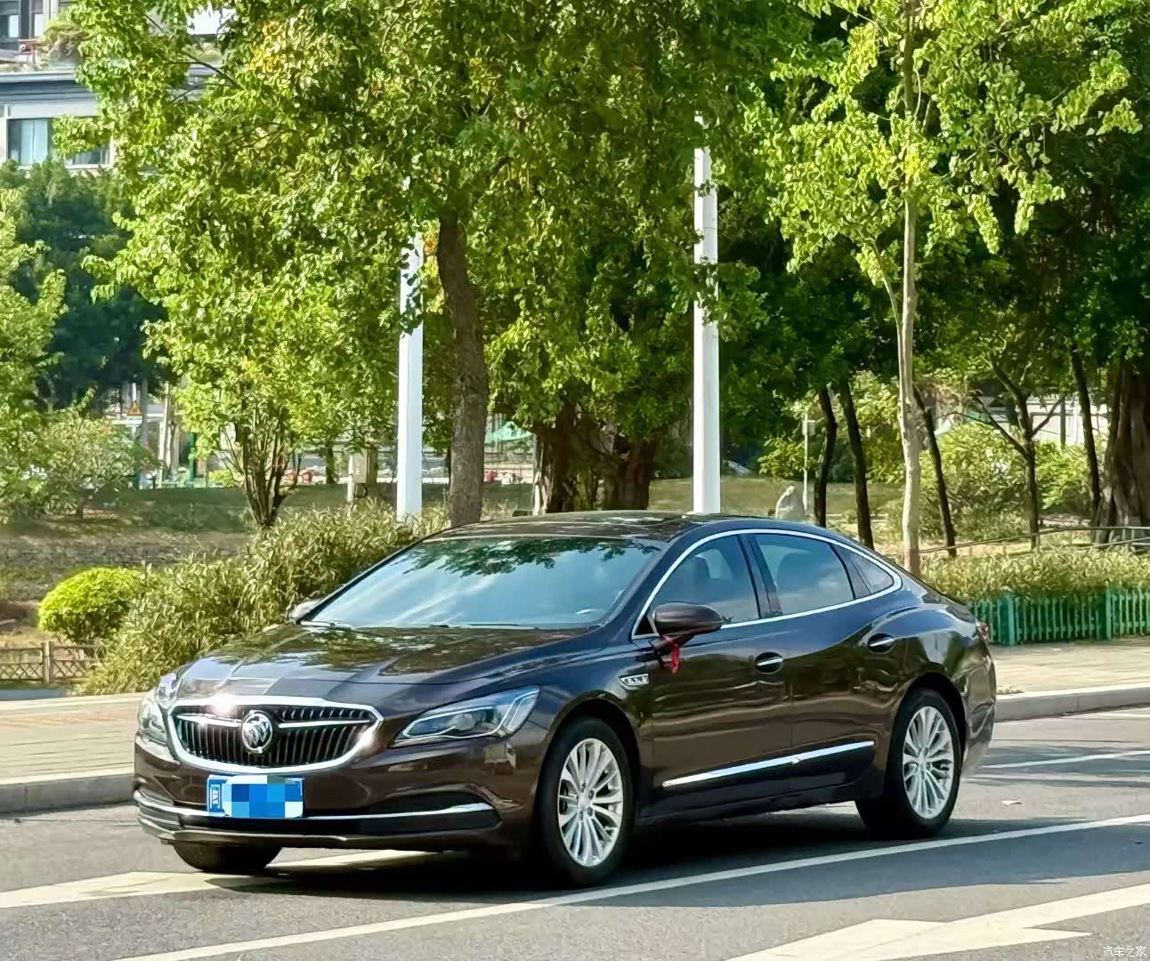 Buick LaCrosse, 2019 1