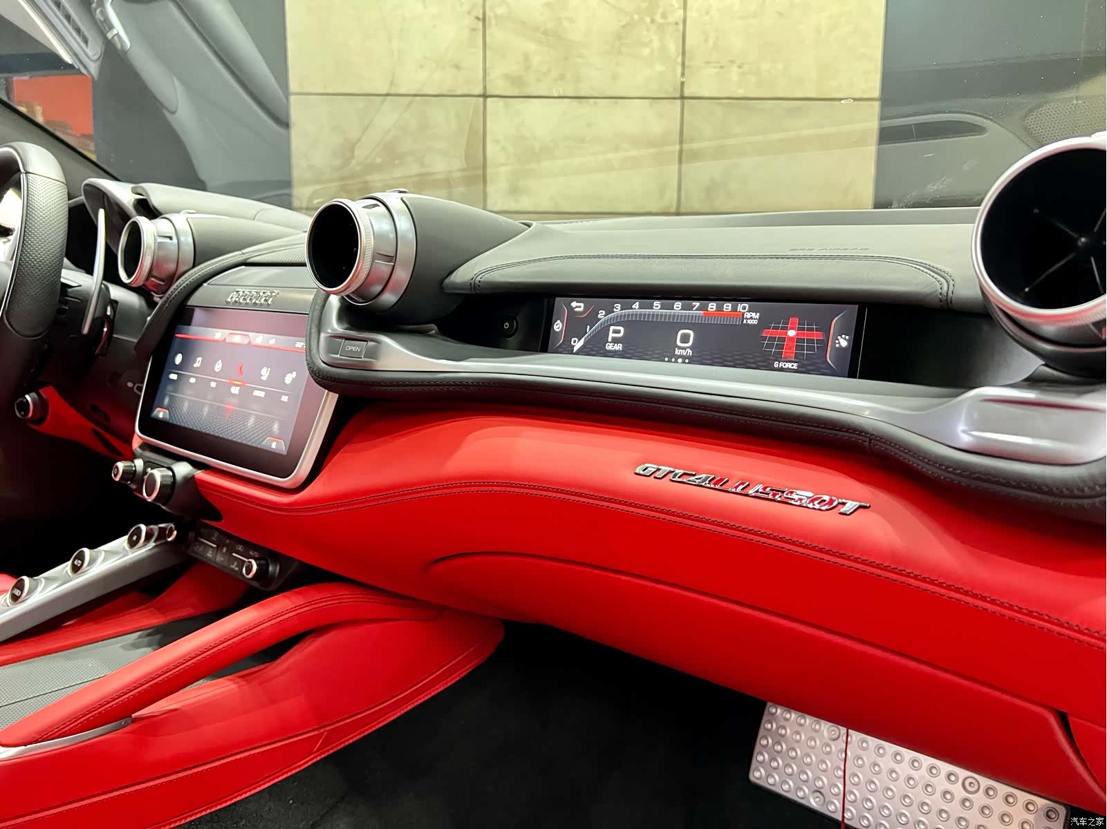 Ferrari GTC4Lus, 2018 18
