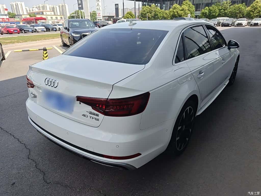 Audi A4L, 2019 7