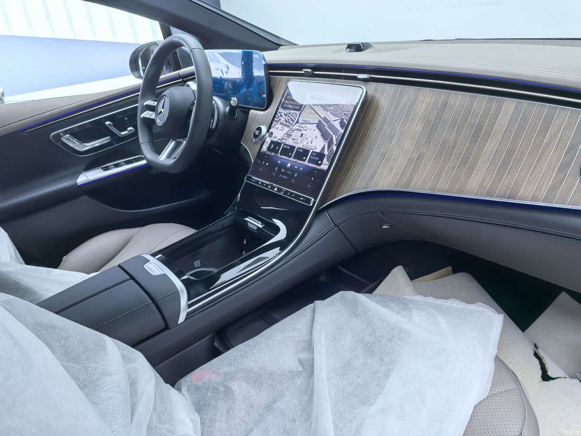 Mercedes-Benz EQE, 2025 11