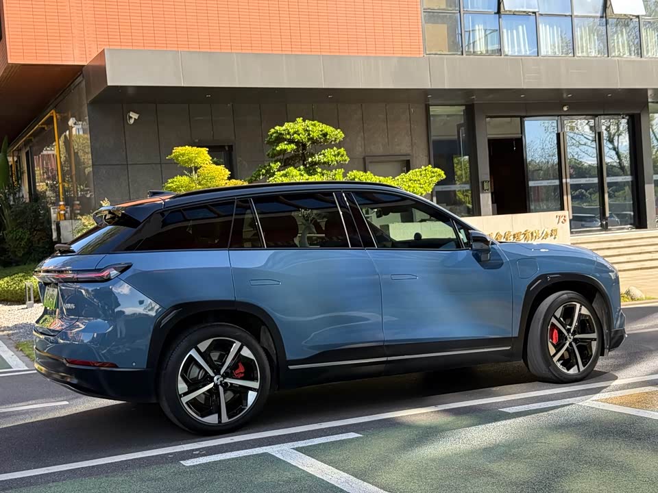 NIO ES7