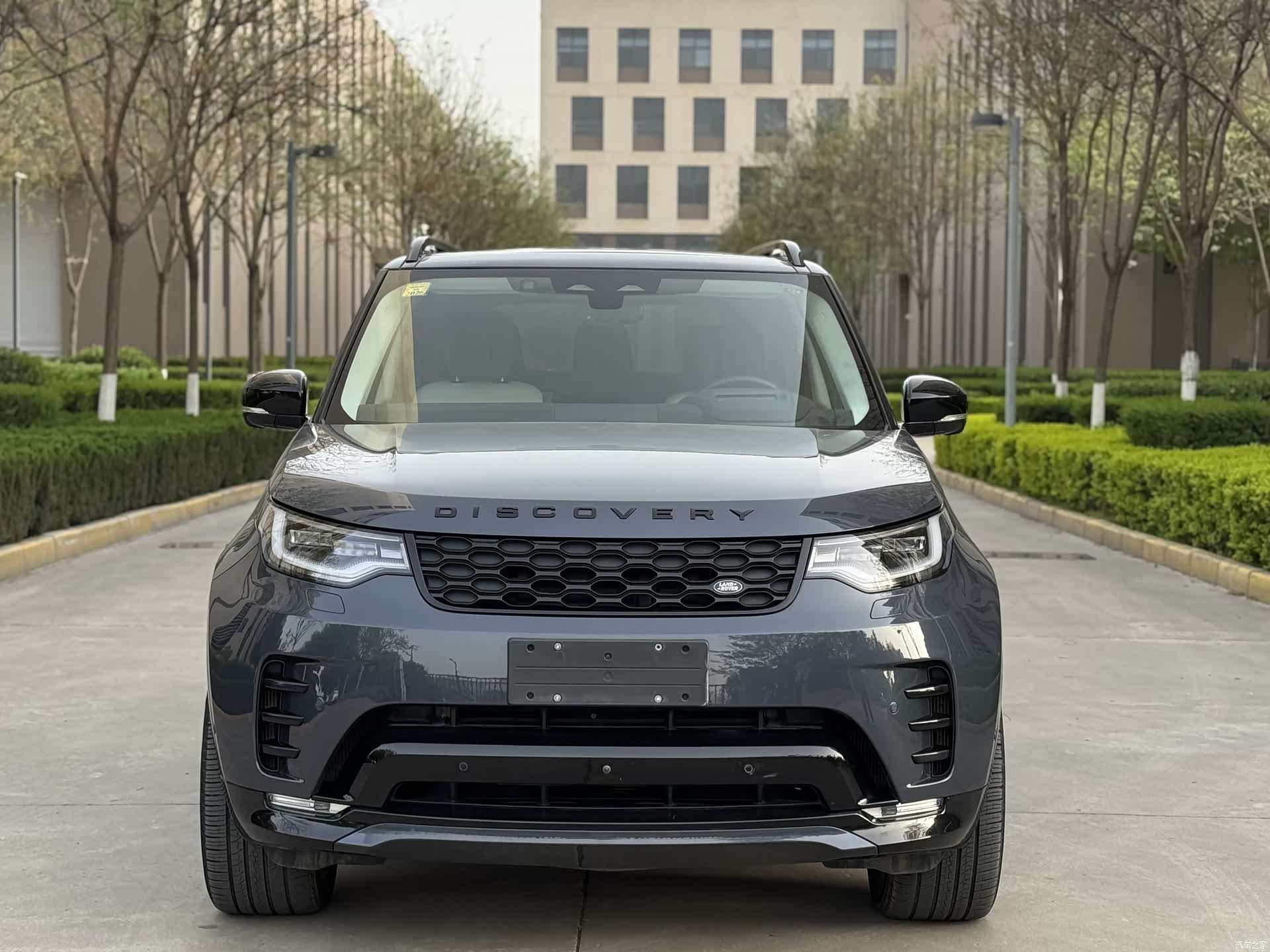 Land Rover Discovery, 2024 3