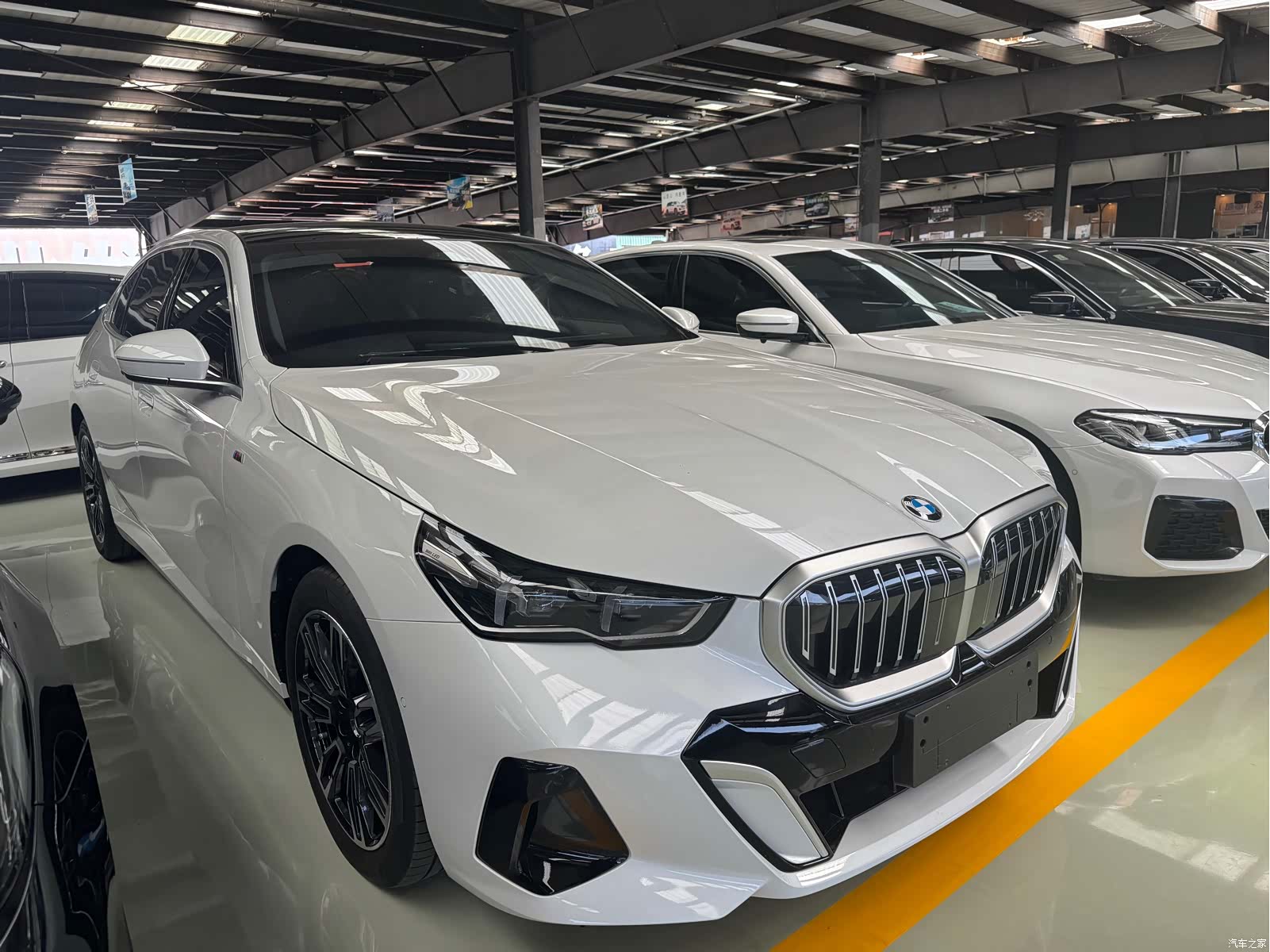 BMW 5 Series, 2025 3