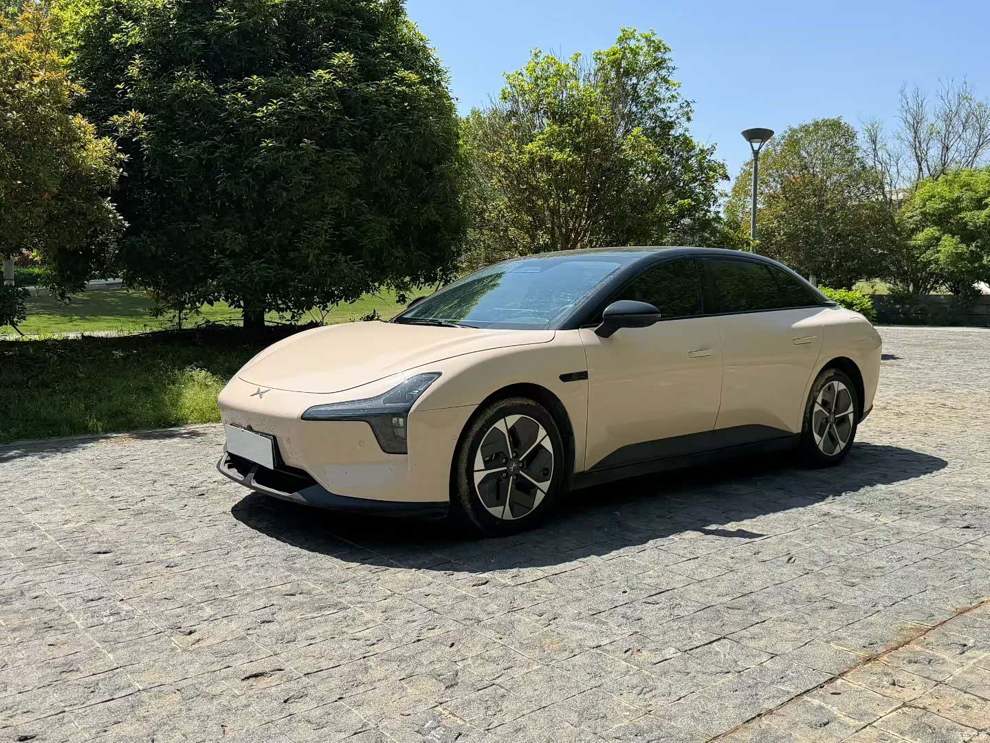 Xpeng Mona M03, 2025 1