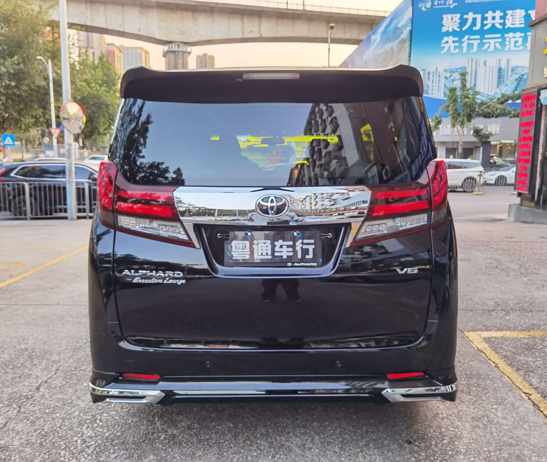 Toyota Alphard, 2016 все фото
