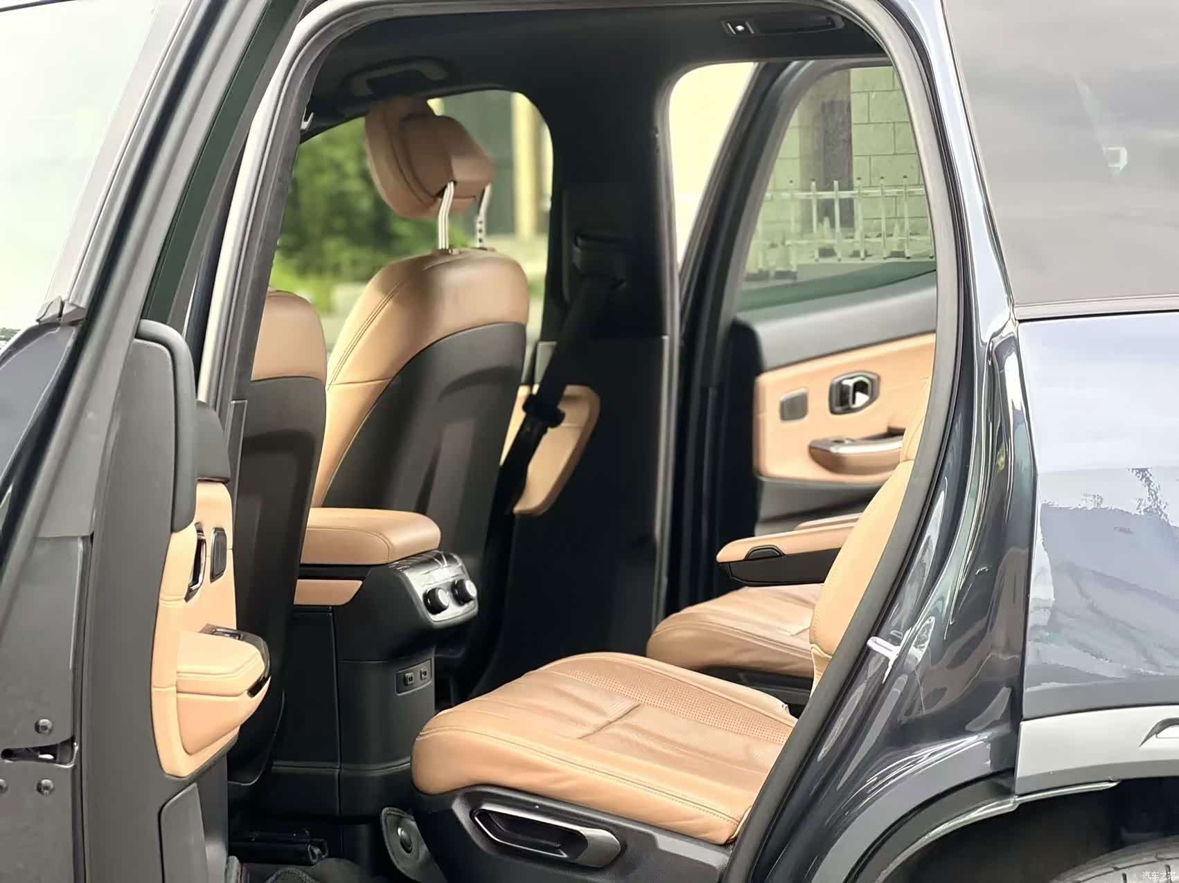 NIO ES8, 2021 10