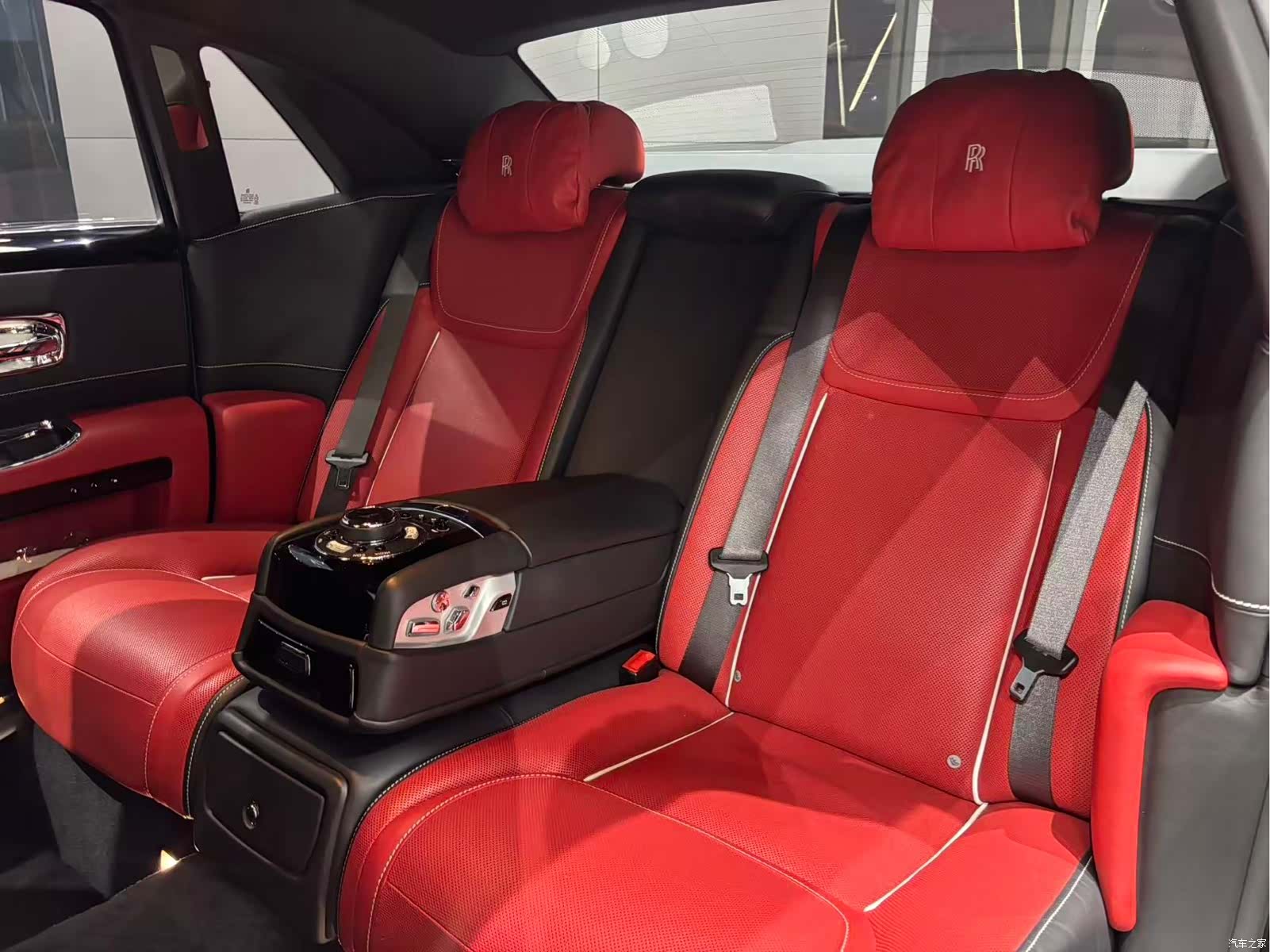 Rolls-Royce Ghost, 2019 11