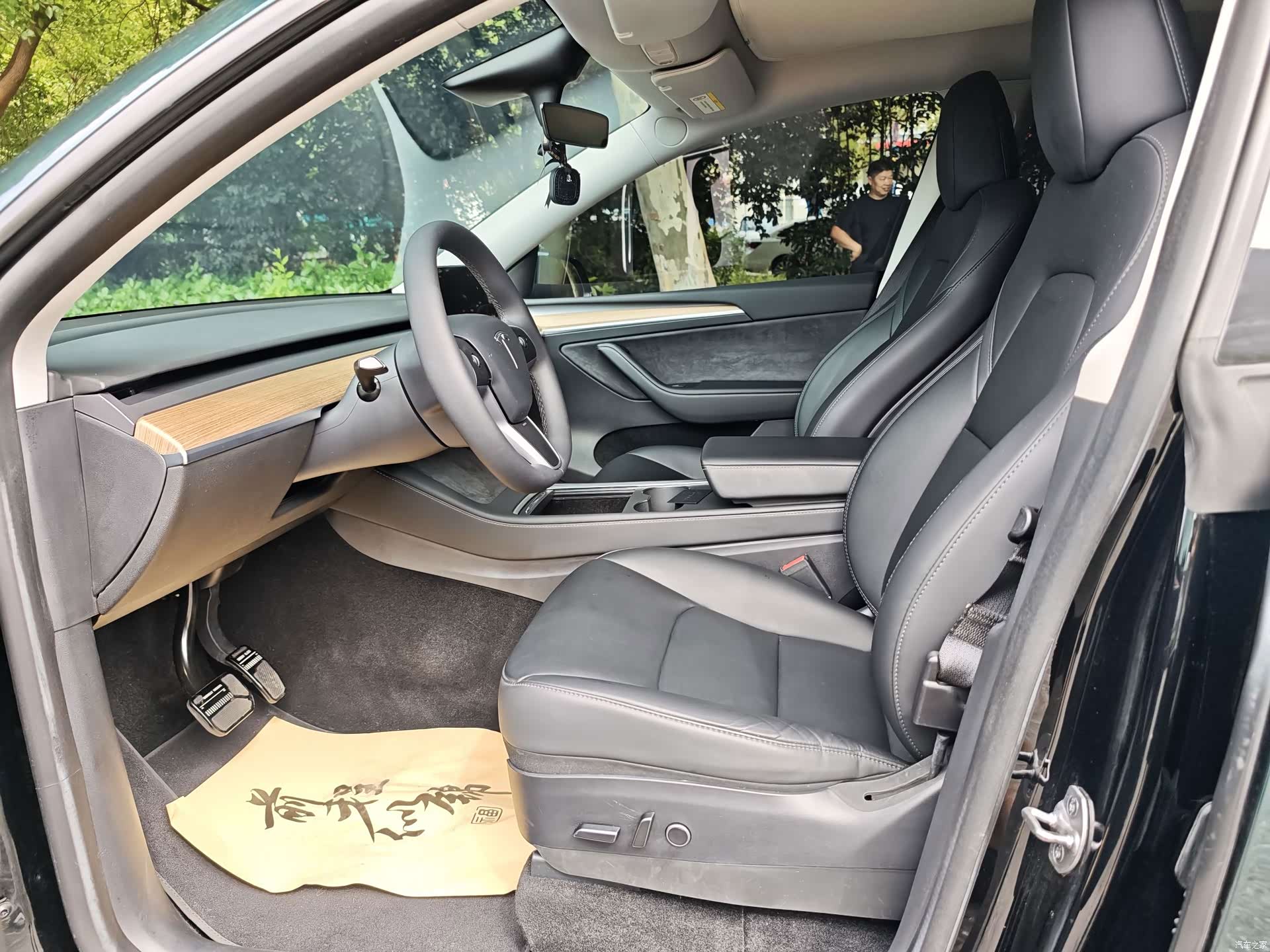 Tesla Model Y, 2023 8