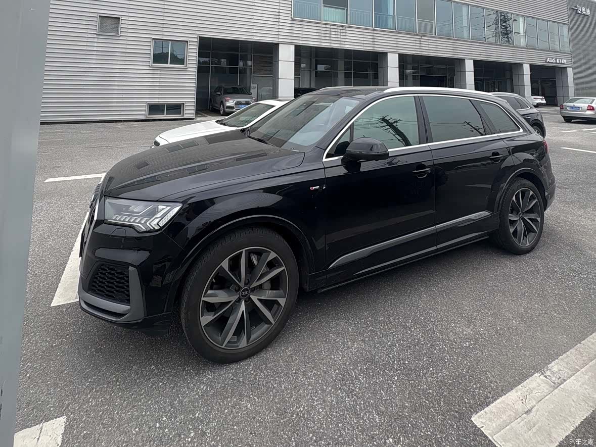 Audi Q7, 2021 3