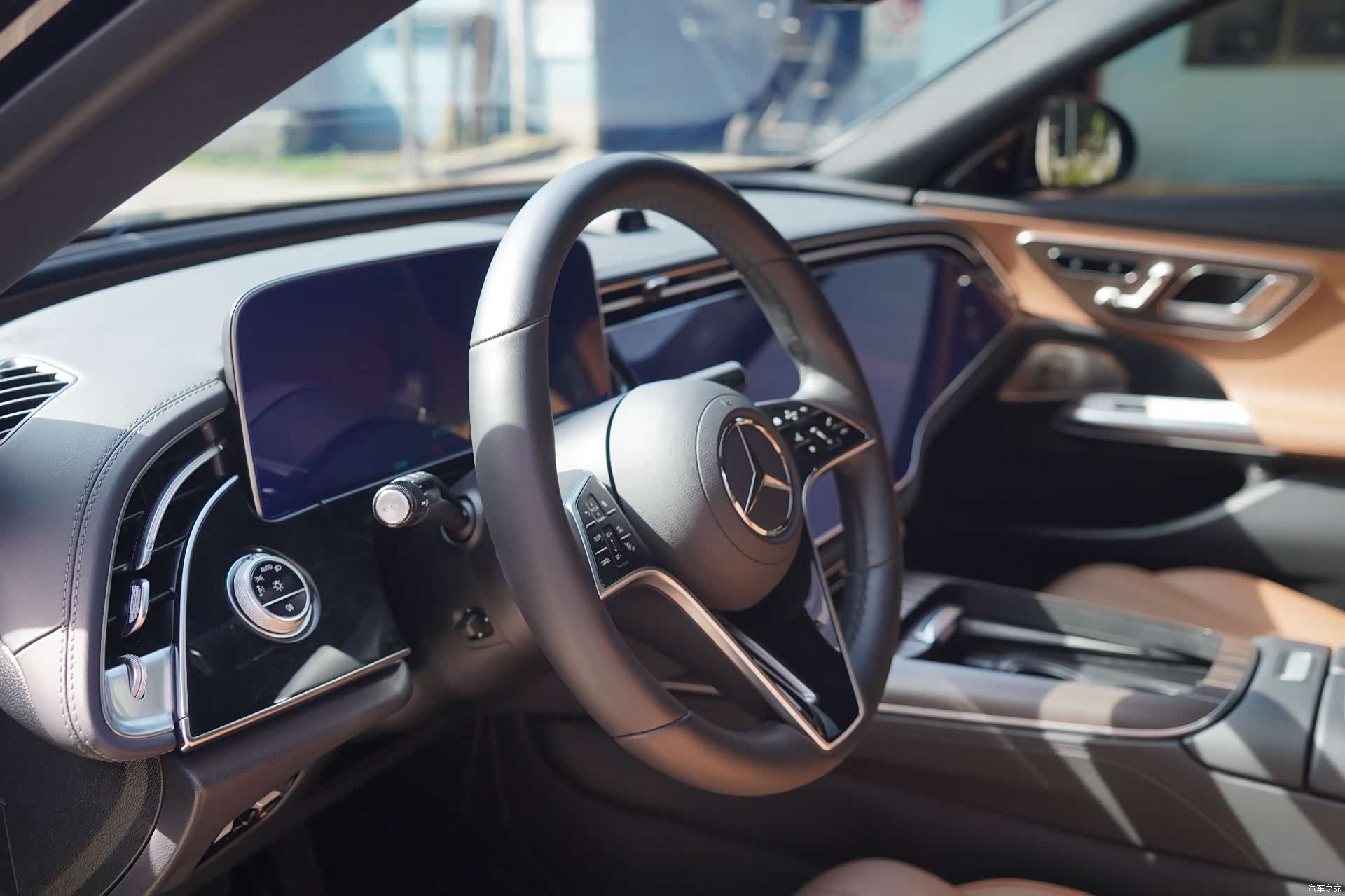 Mercedes-Benz E-Class, 2024 18