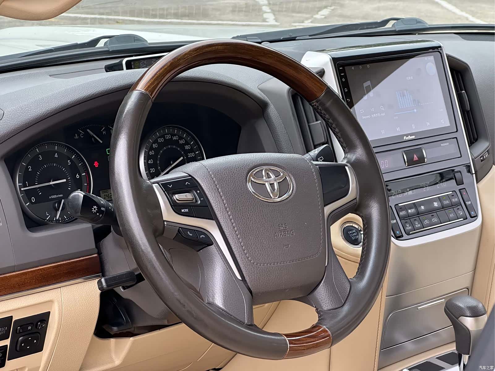 Toyota Land Cruiser, 2017 10