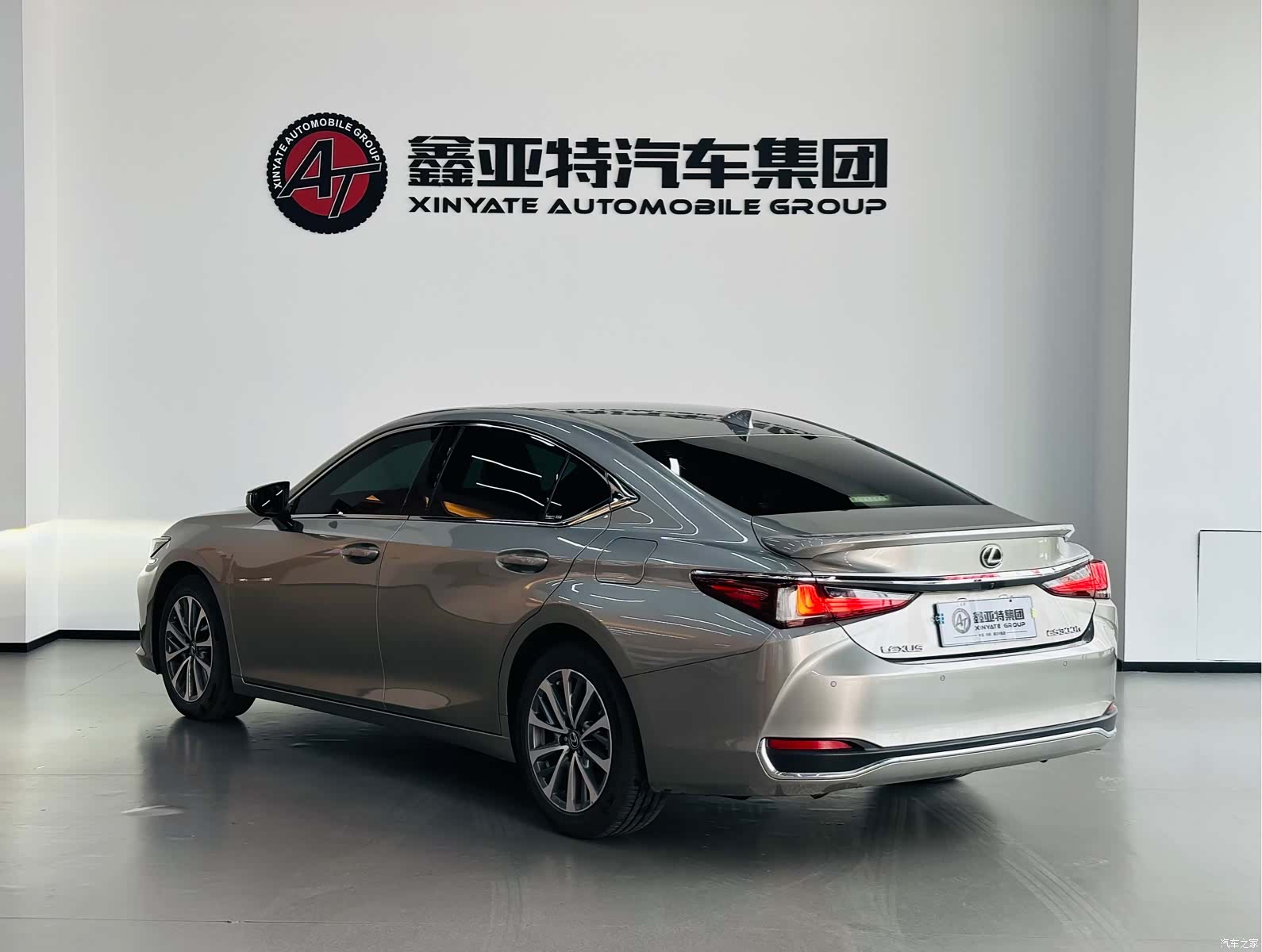 Lexus ES, 2023 6
