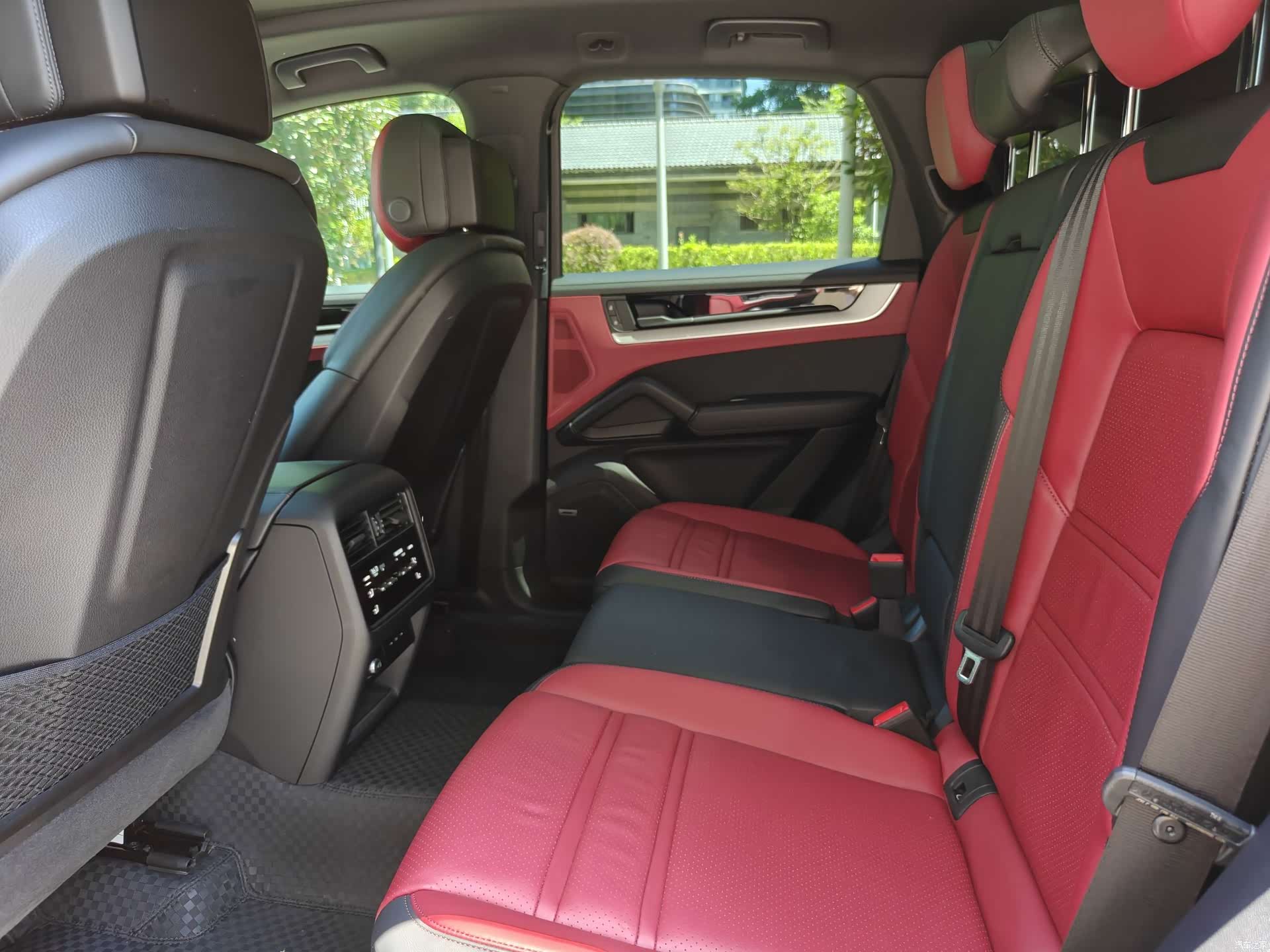 Porsche Cayenne, 2024 10