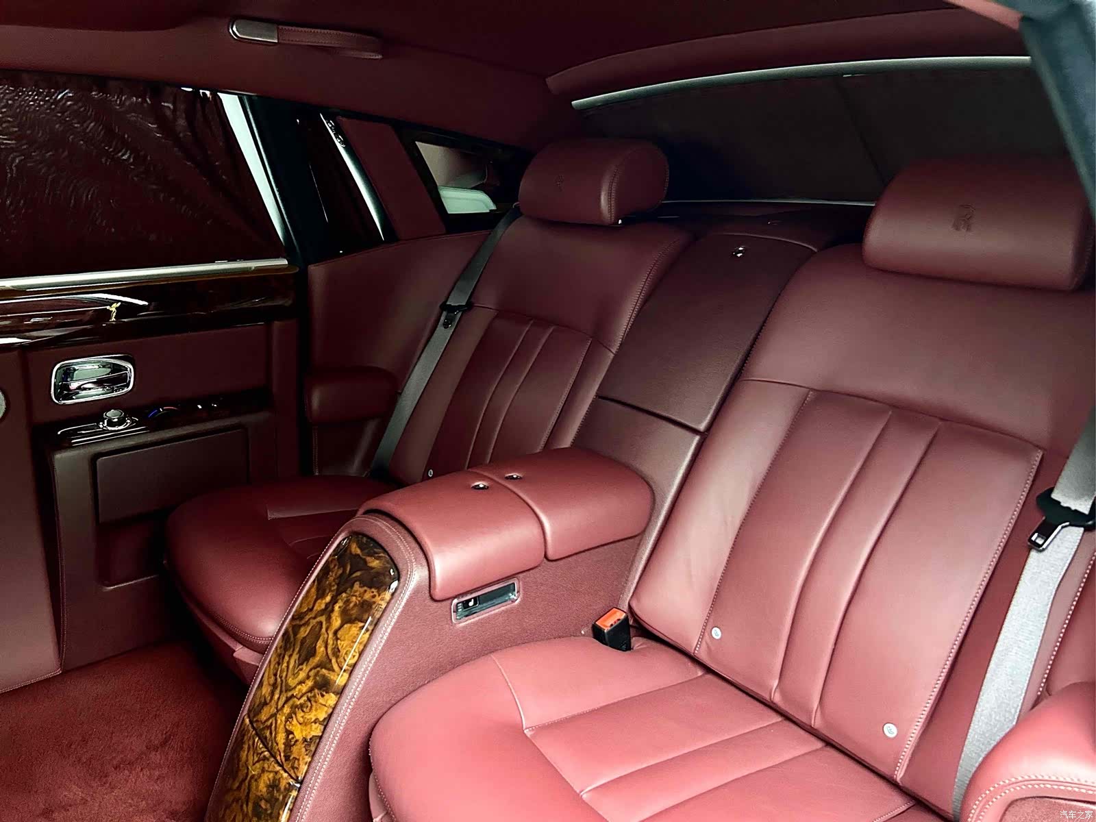 Rolls-Royce Phantom, 2013 8