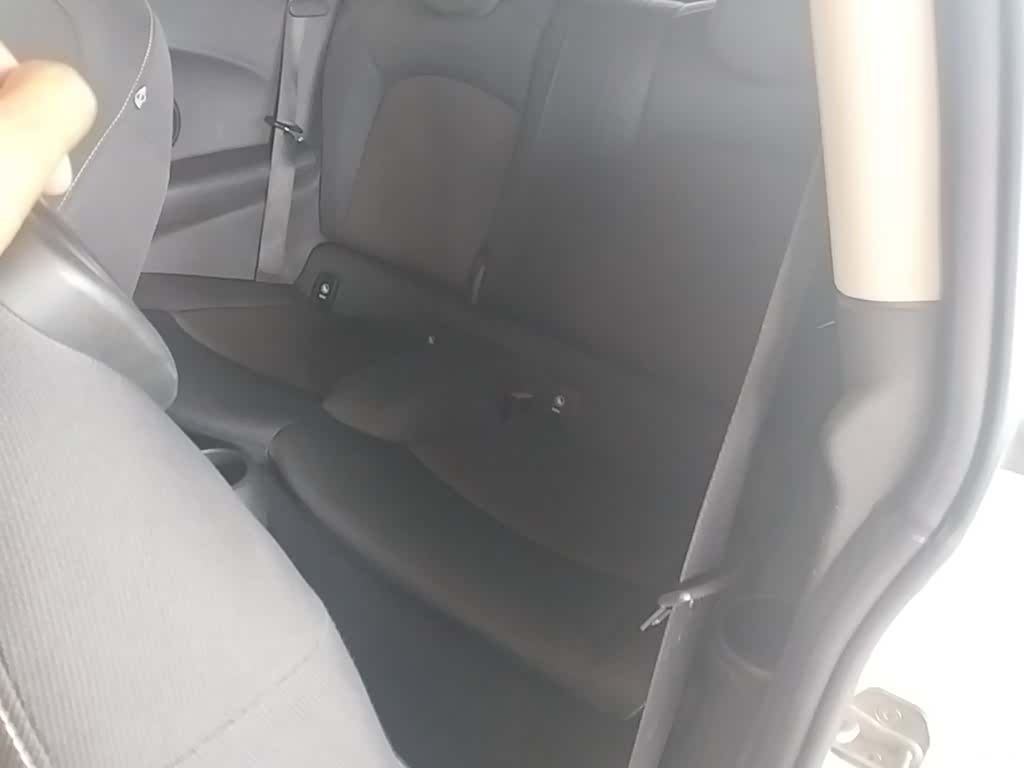 Mini Cooper, 2015 17