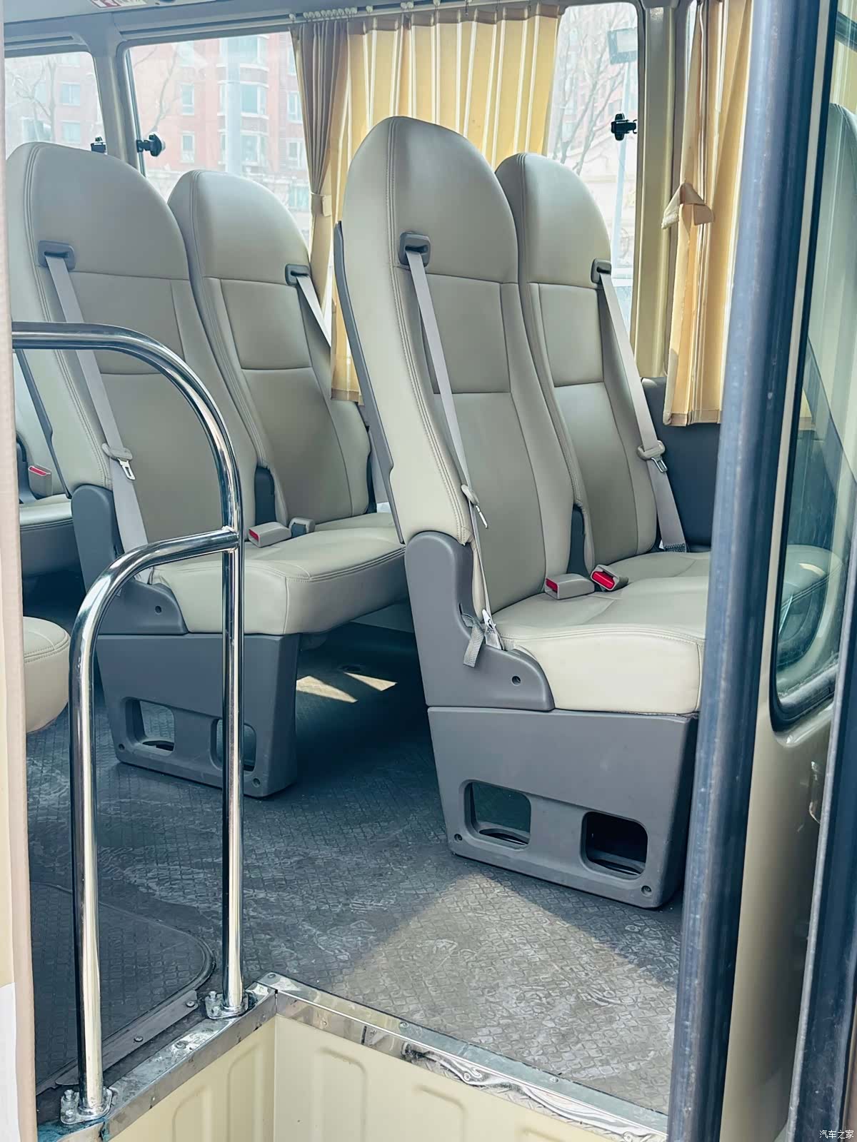 Toyota Coaster, 2016 22