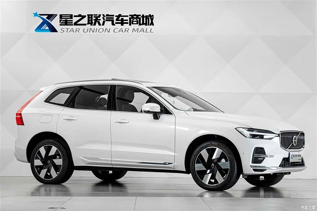 Volvo XC60, 2025 все фото