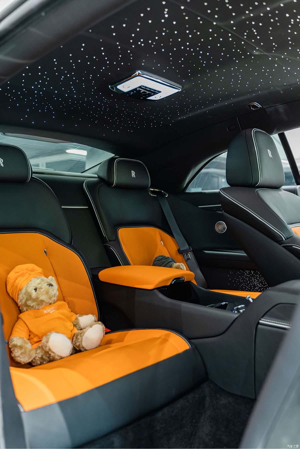 Rolls-Royce Spectre, 2024 19
