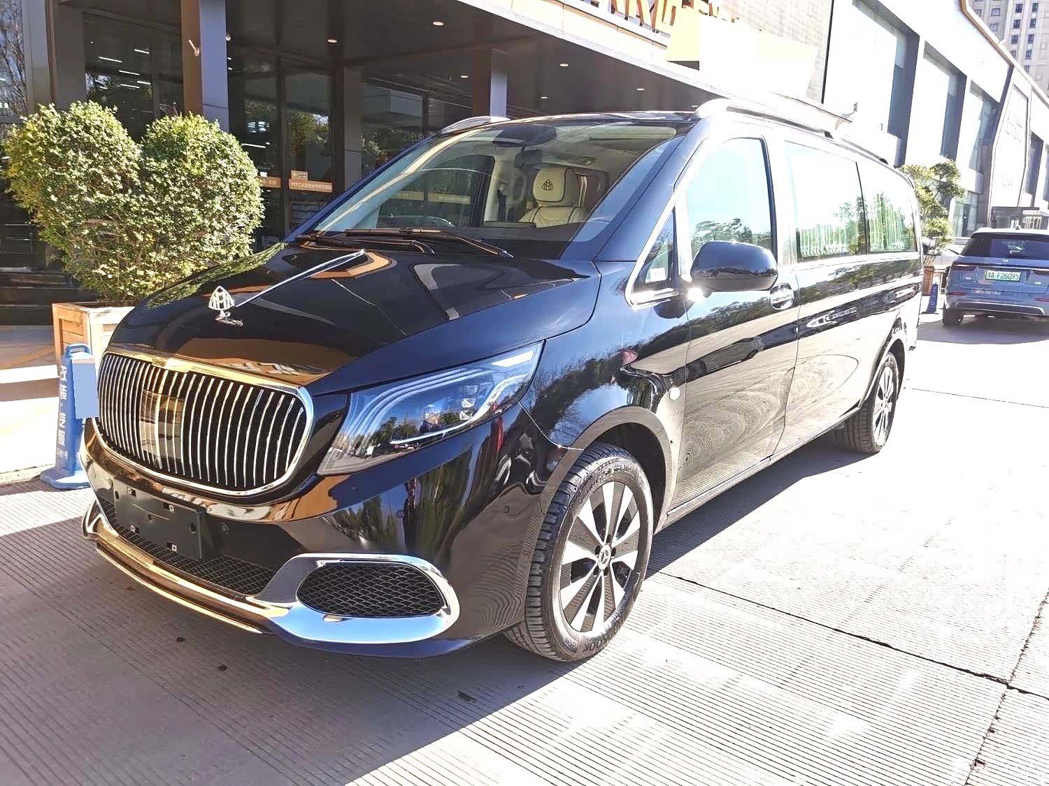 Mercedes-Benz 7, 2023 1