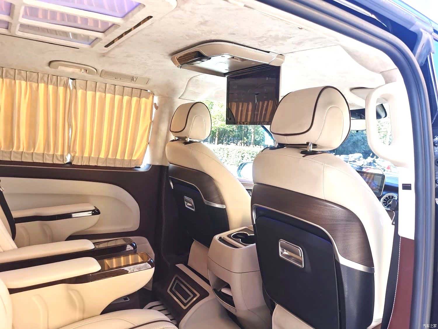 Mercedes-Benz 7, 2023 2