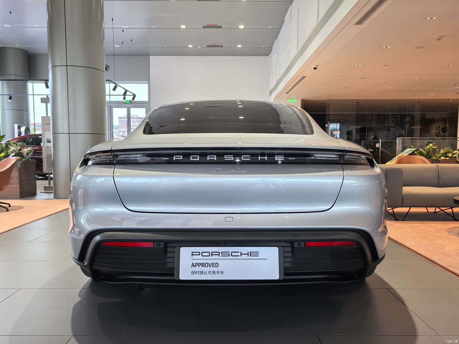 Porsche Taycan, 2022 9