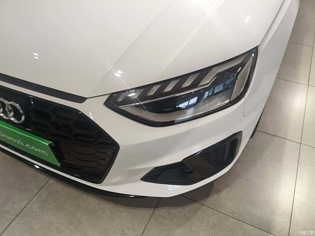 Audi A4L, 2023 24