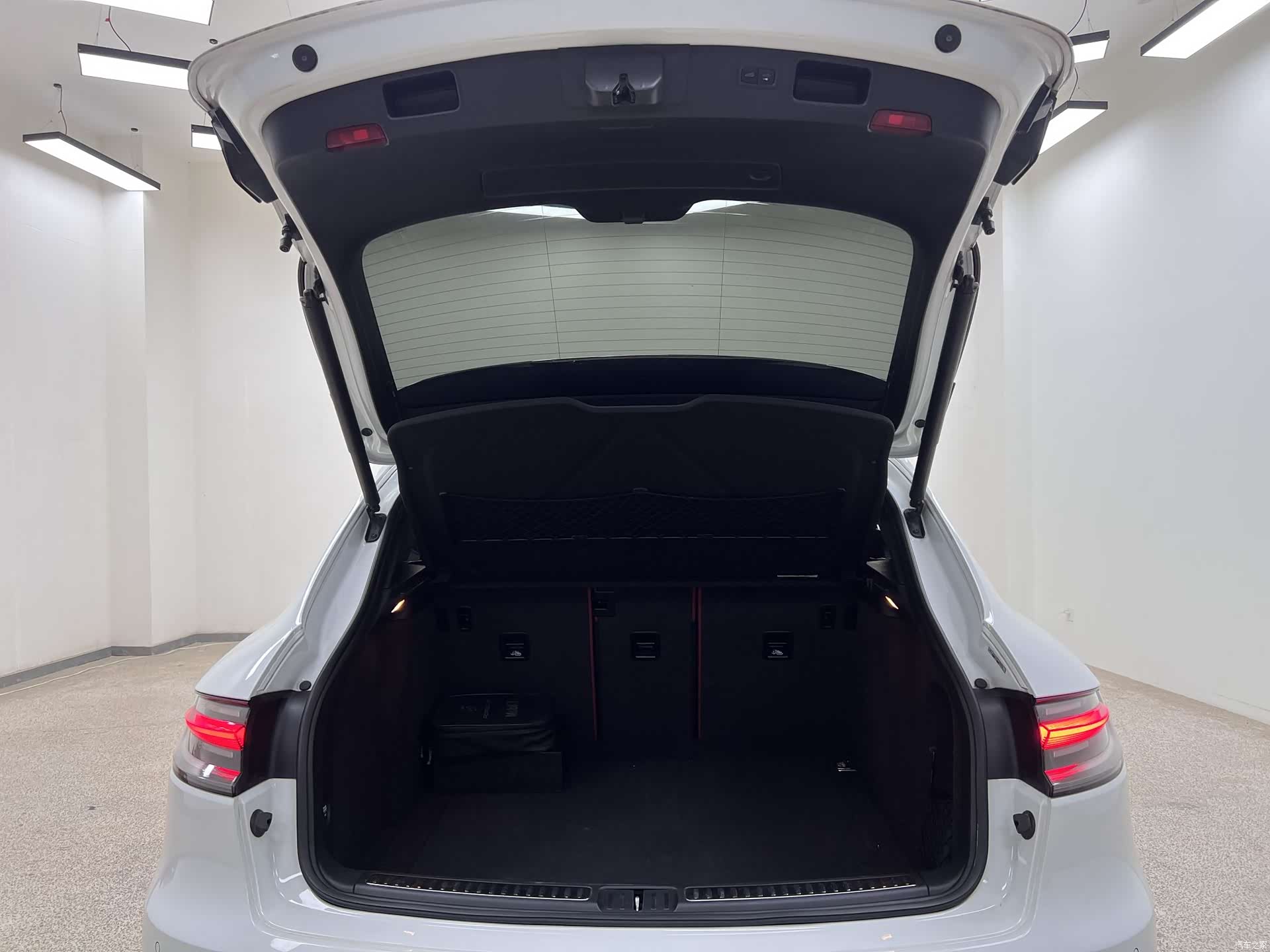 Porsche Macan, 2020 36