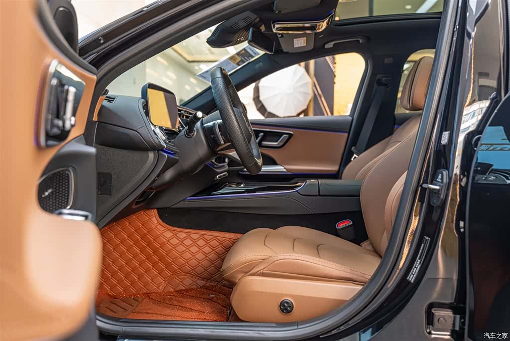 Mercedes-Benz E-Class, 2024 19