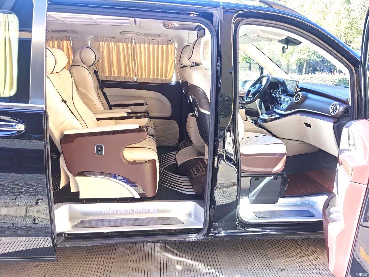 Mercedes-Benz 7, 2023 6
