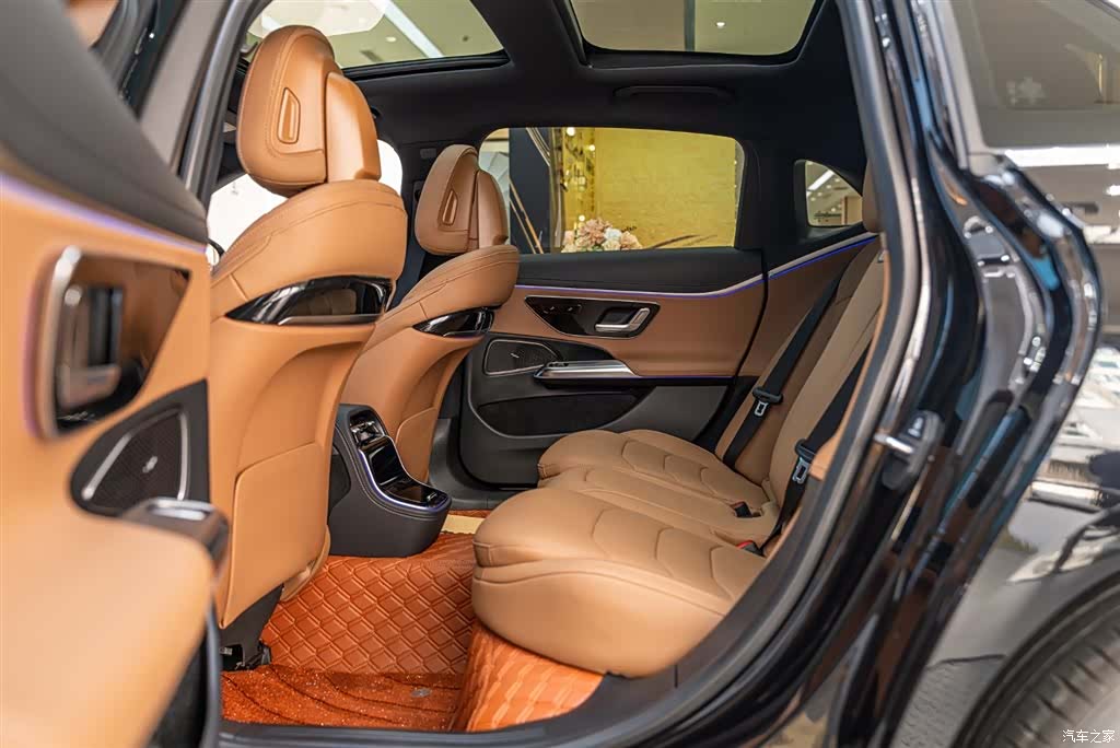 Mercedes-Benz E-Class, 2024 20