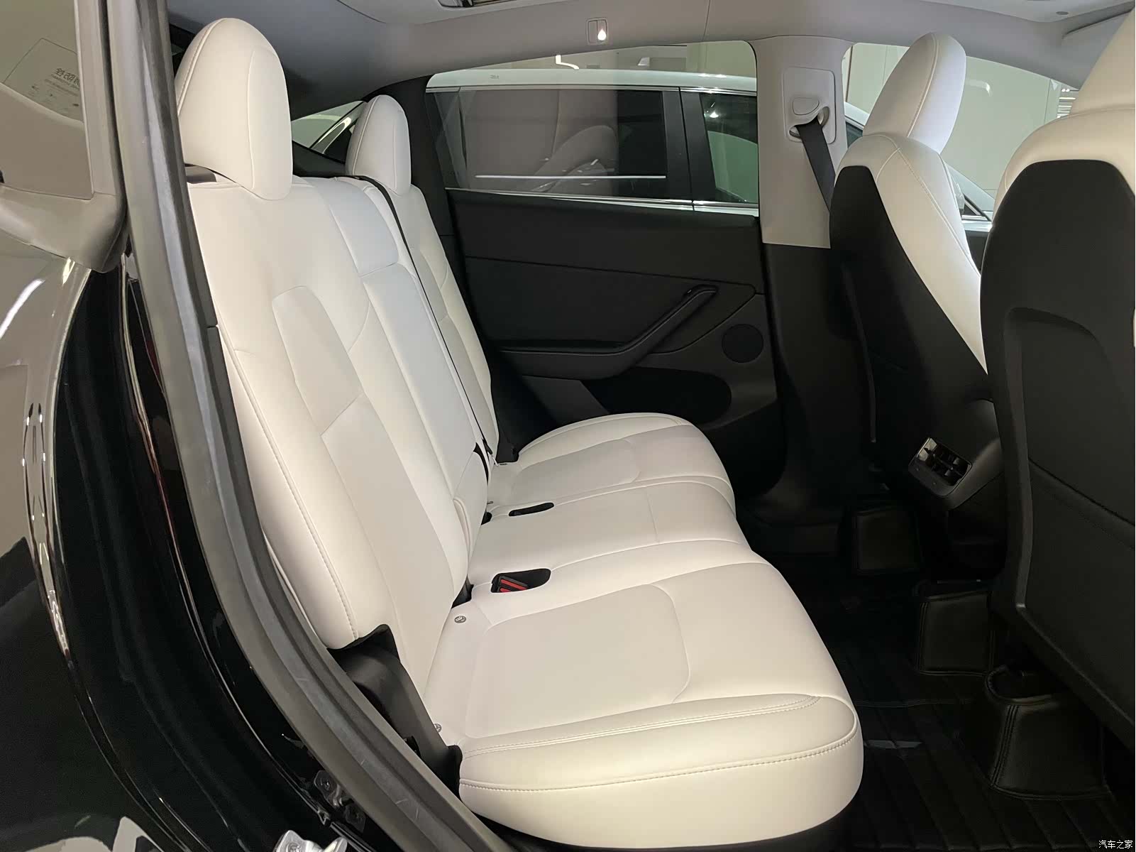 Tesla Model Y, 2023 11