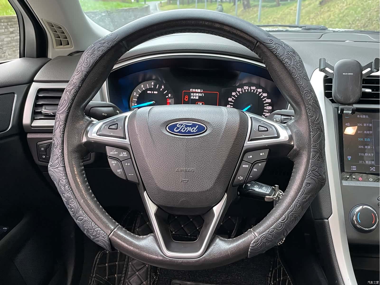 Ford Mondeo, 2016 11