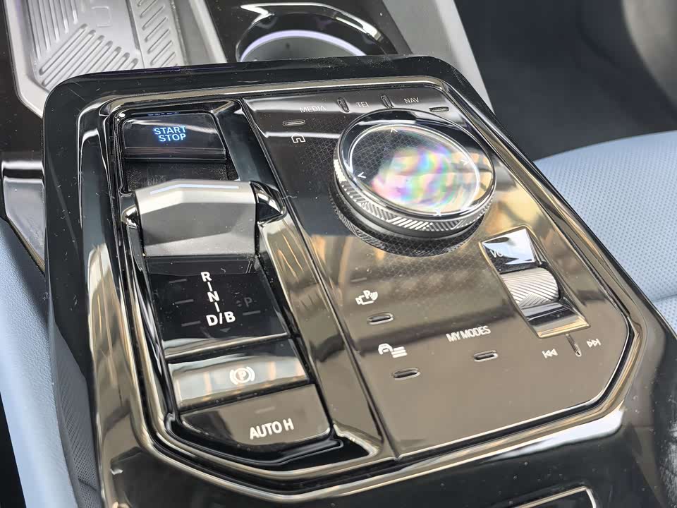 BMW i5