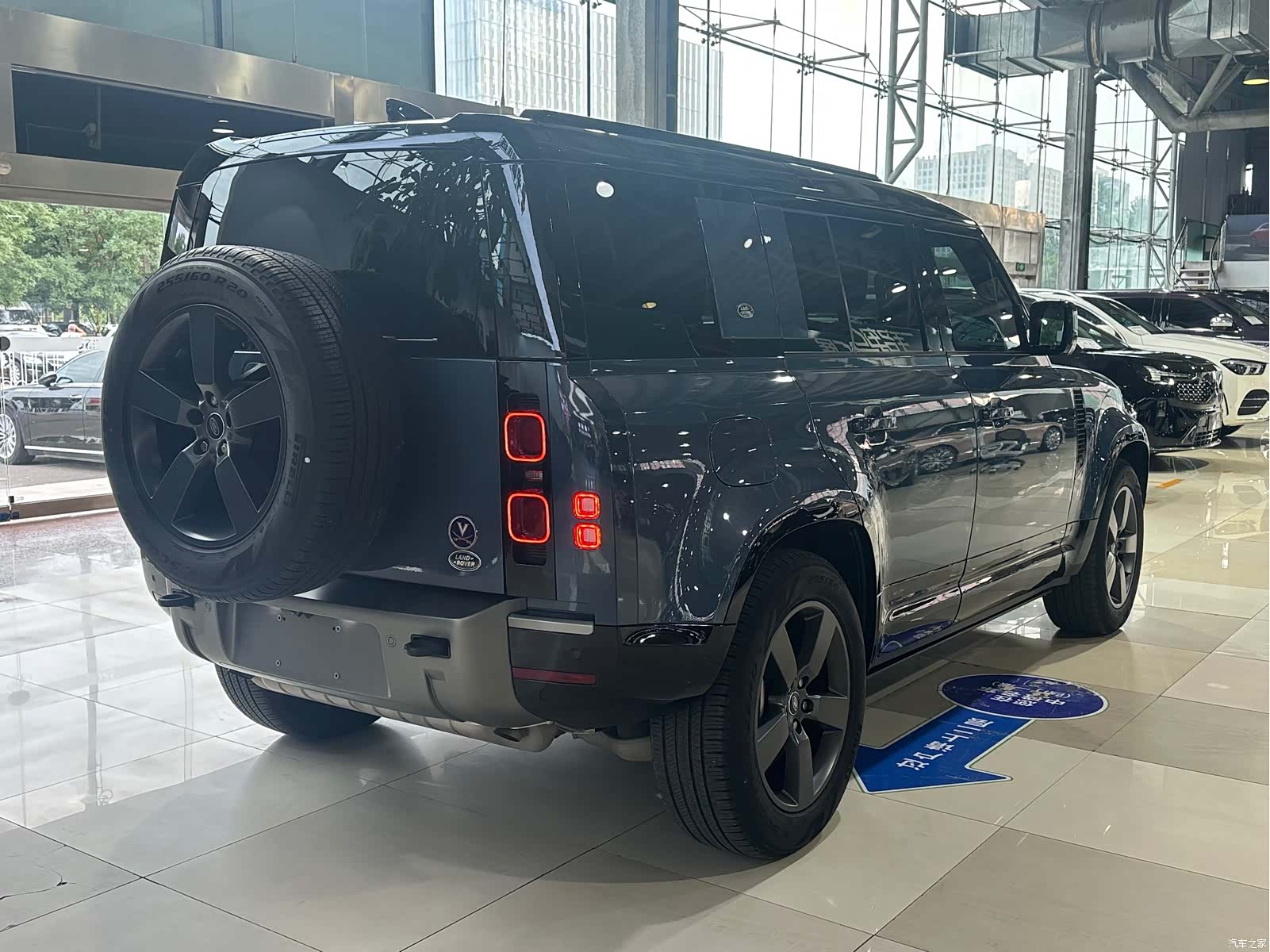 Land Rover Defender, 2022 4