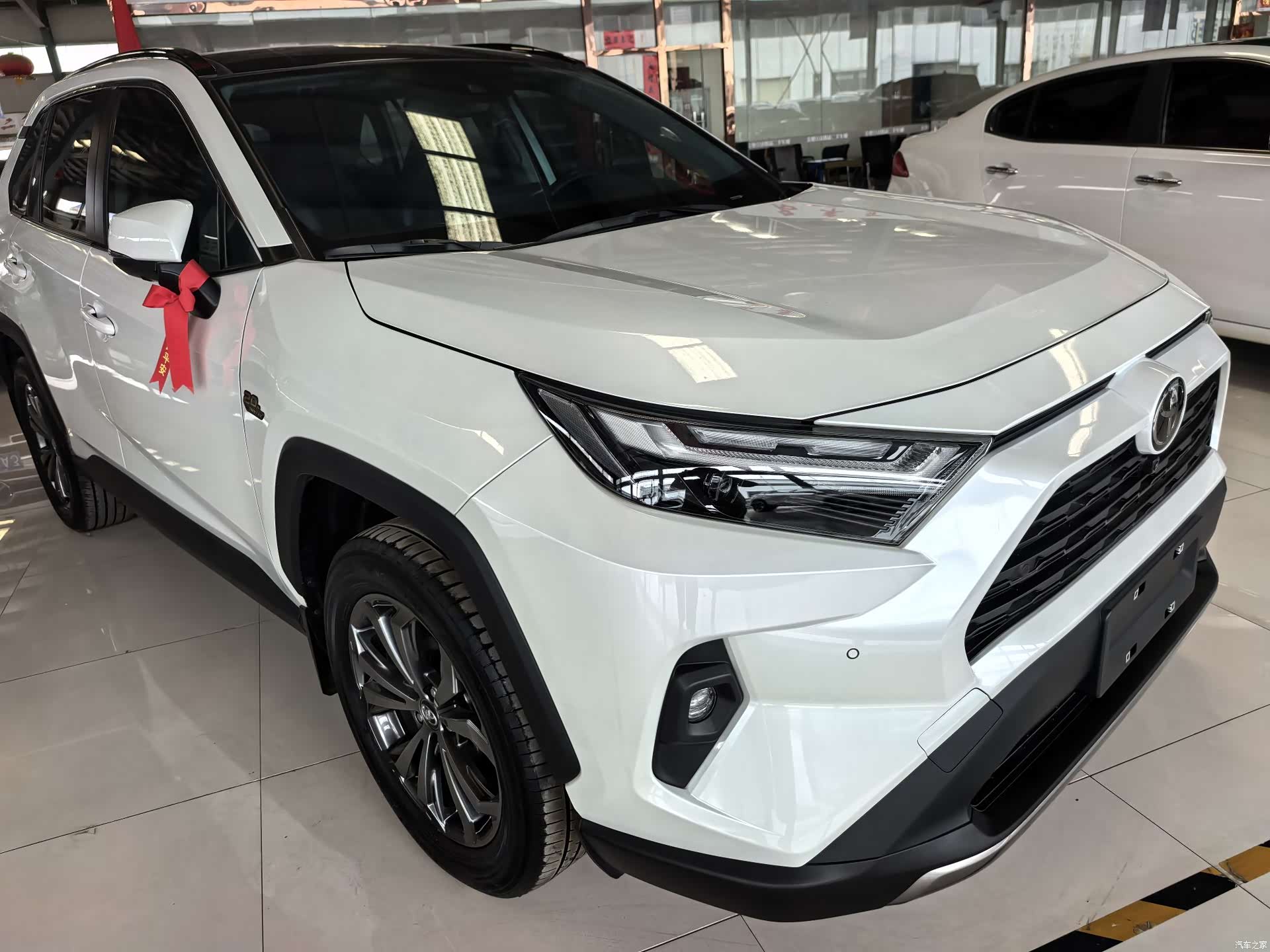 Toyota RAV4, 2023 3