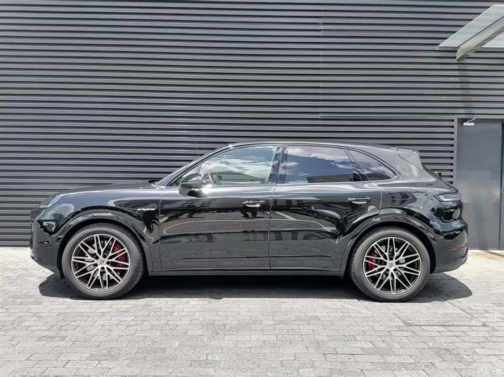 Porsche Cayenne, 2025 8