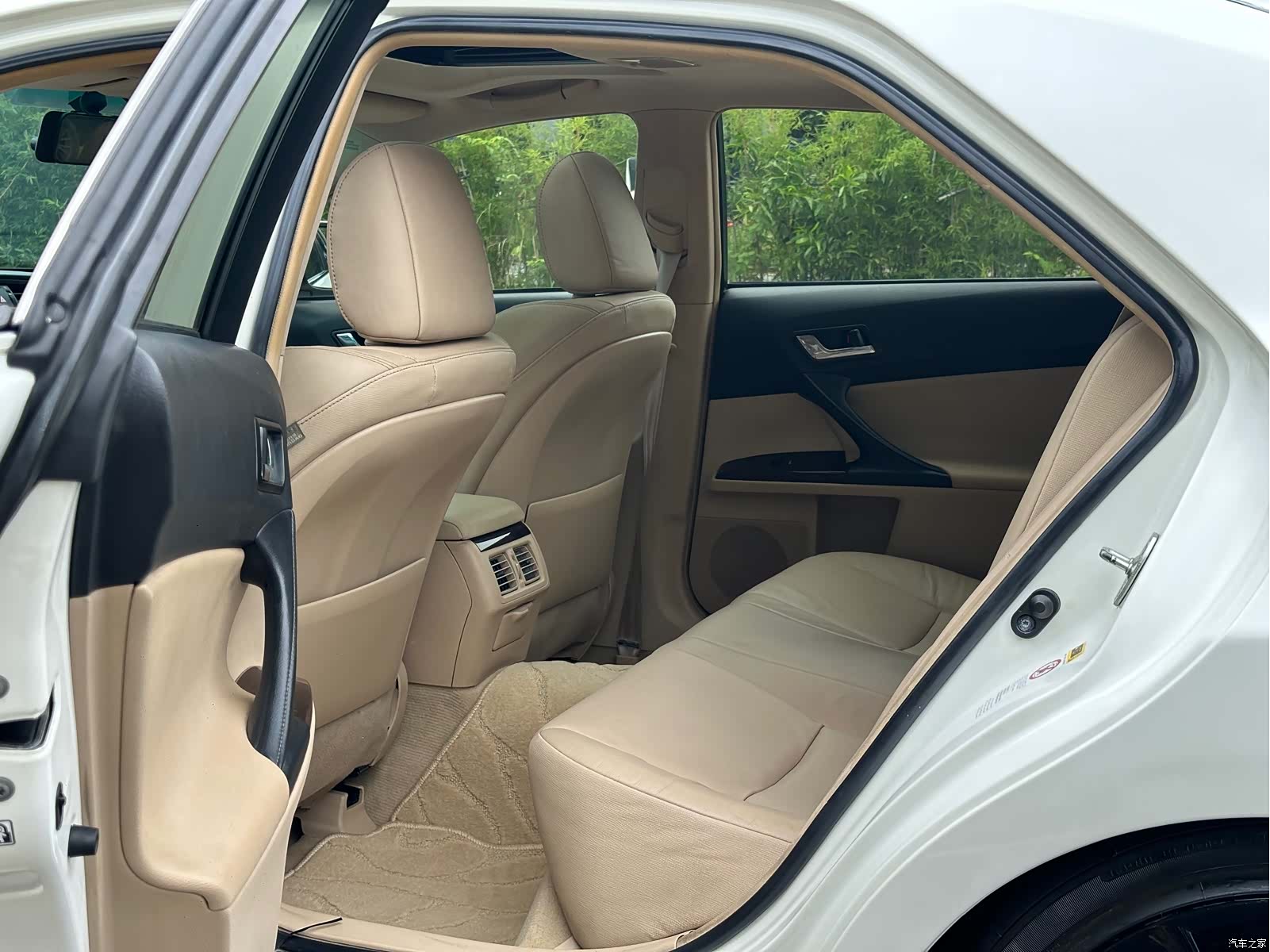 Toyota 2.5V, 2013 6
