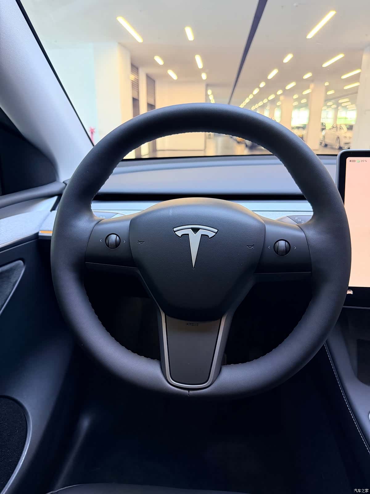 Tesla Model Y, 2024 17