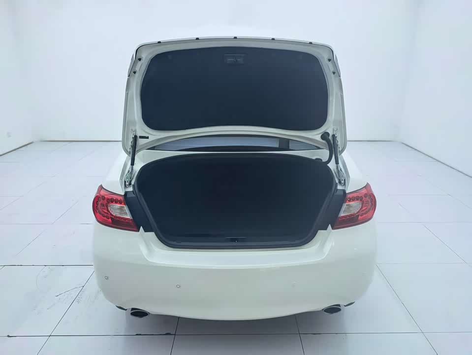 Infiniti Q70 Infiniti Q70