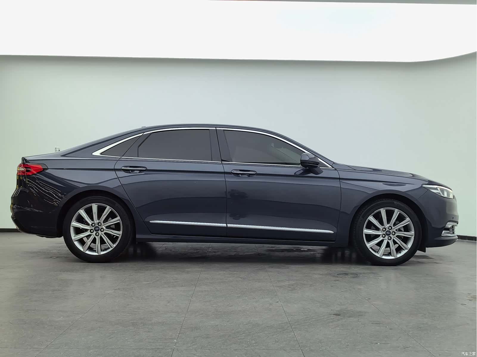 Ford Taurus, 2021 10